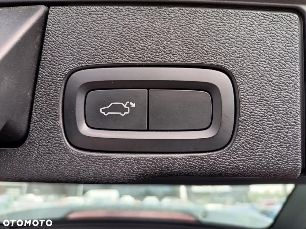 Volvo XC 60 D4 SCR R-Design - 9