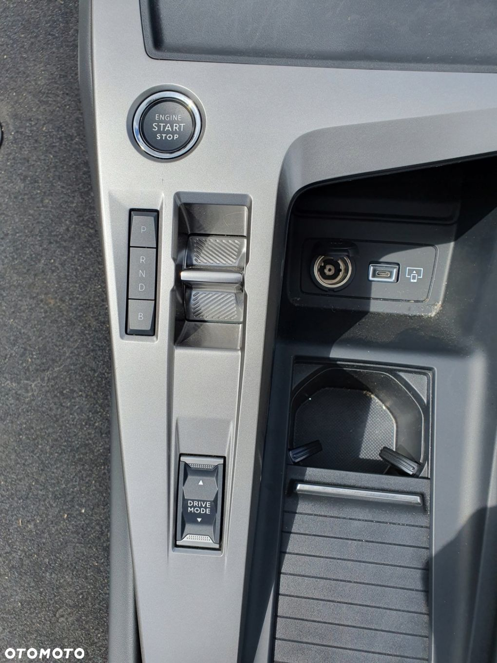 Podłokietnik TUNEL PEUGEOT 308 T10 9835860680 USB RĘCZNY ŁADOWARKA - 4