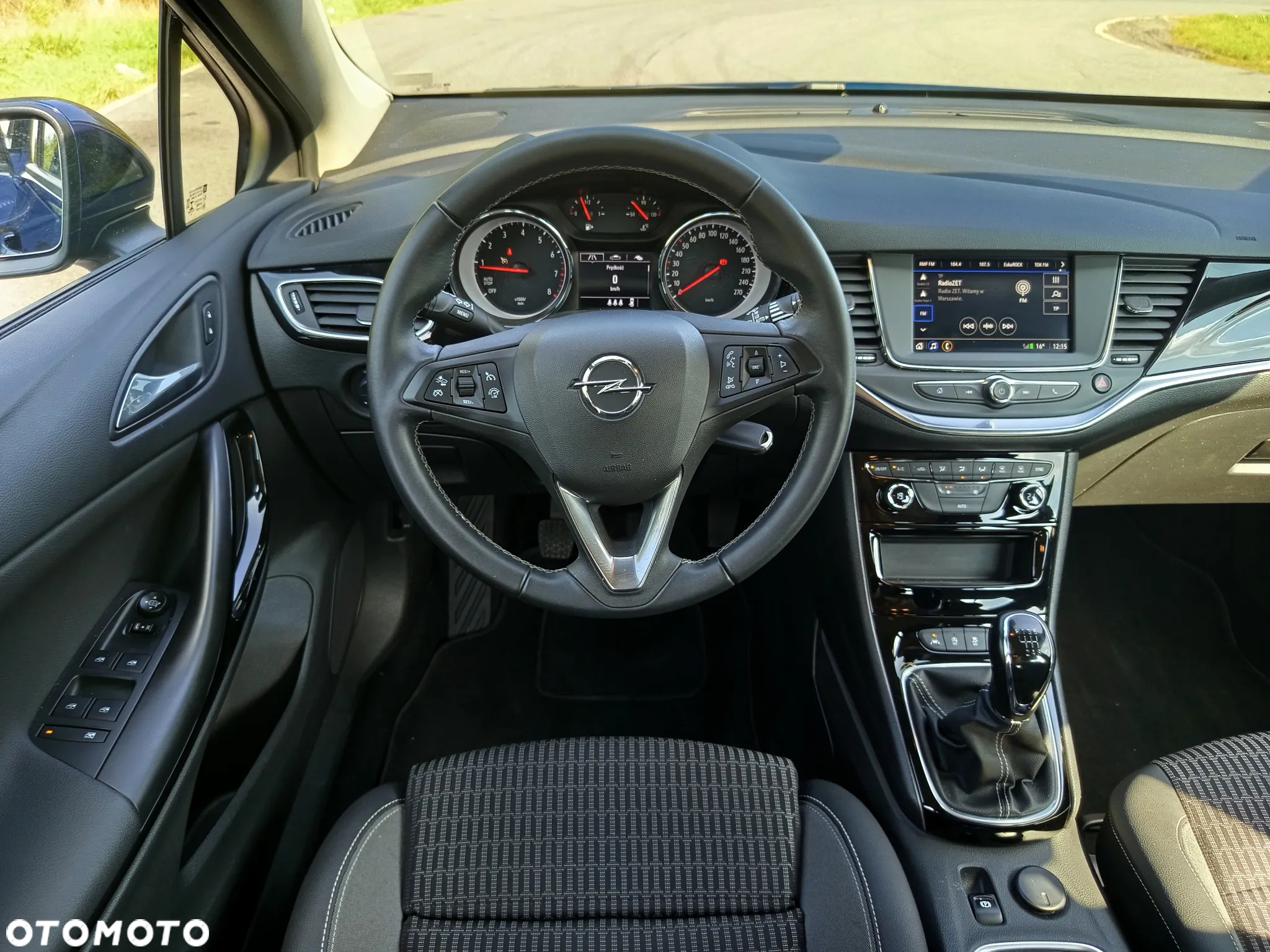 Opel Astra V 1.2 T Elegance S&S - 9