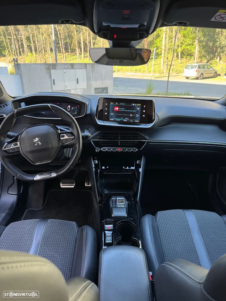 Peugeot e-2008 50 kWh GT - 11