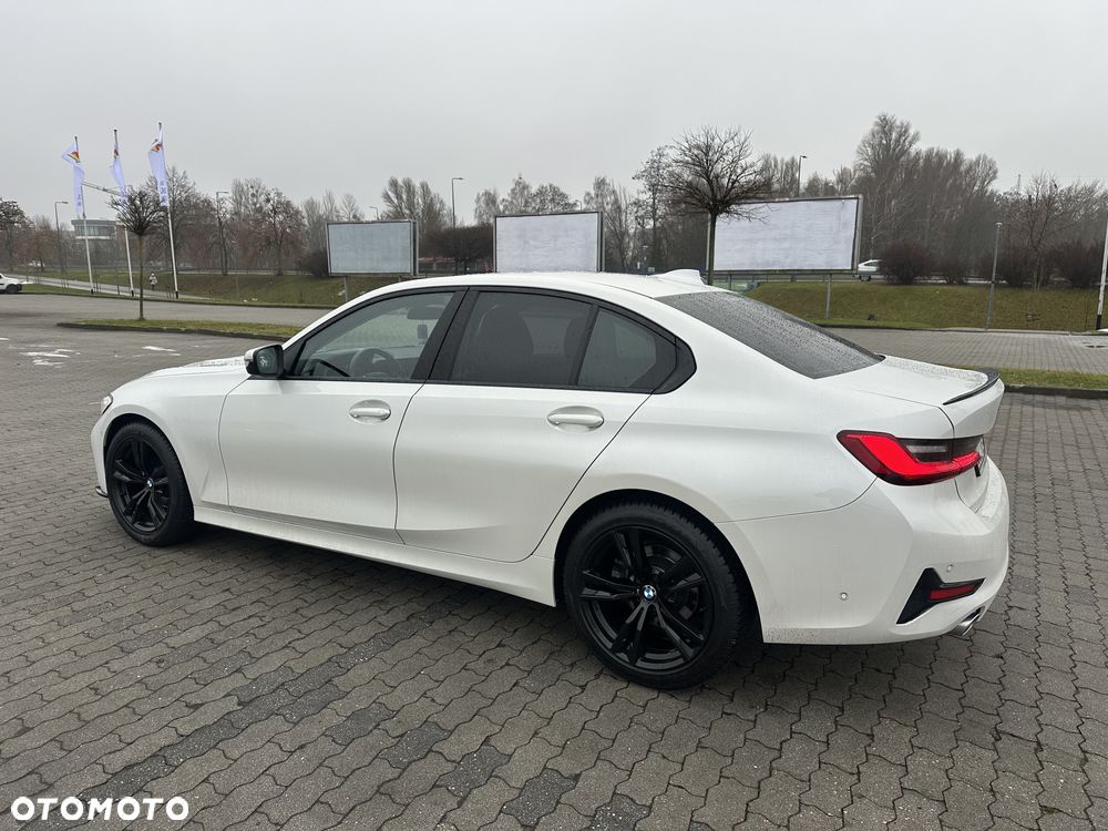 BMW Seria 3 318d MHEV Sport Line - 3