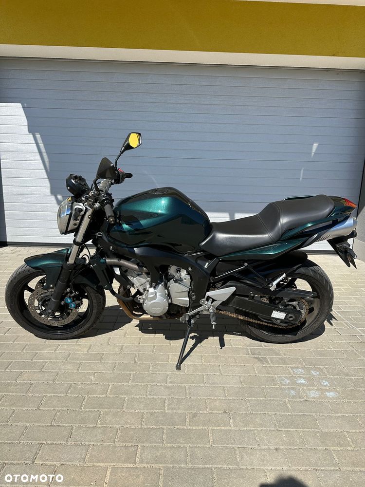 Yamaha FZ6 - 1