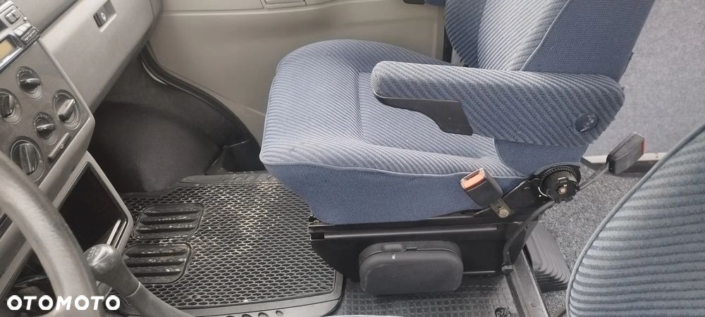 Volkswagen Transporter - 8