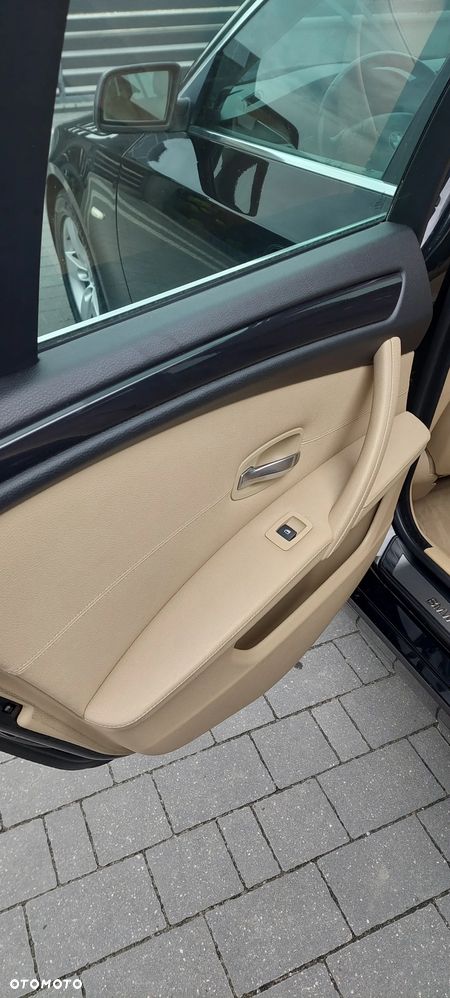 BMW Seria 5 520d - 14