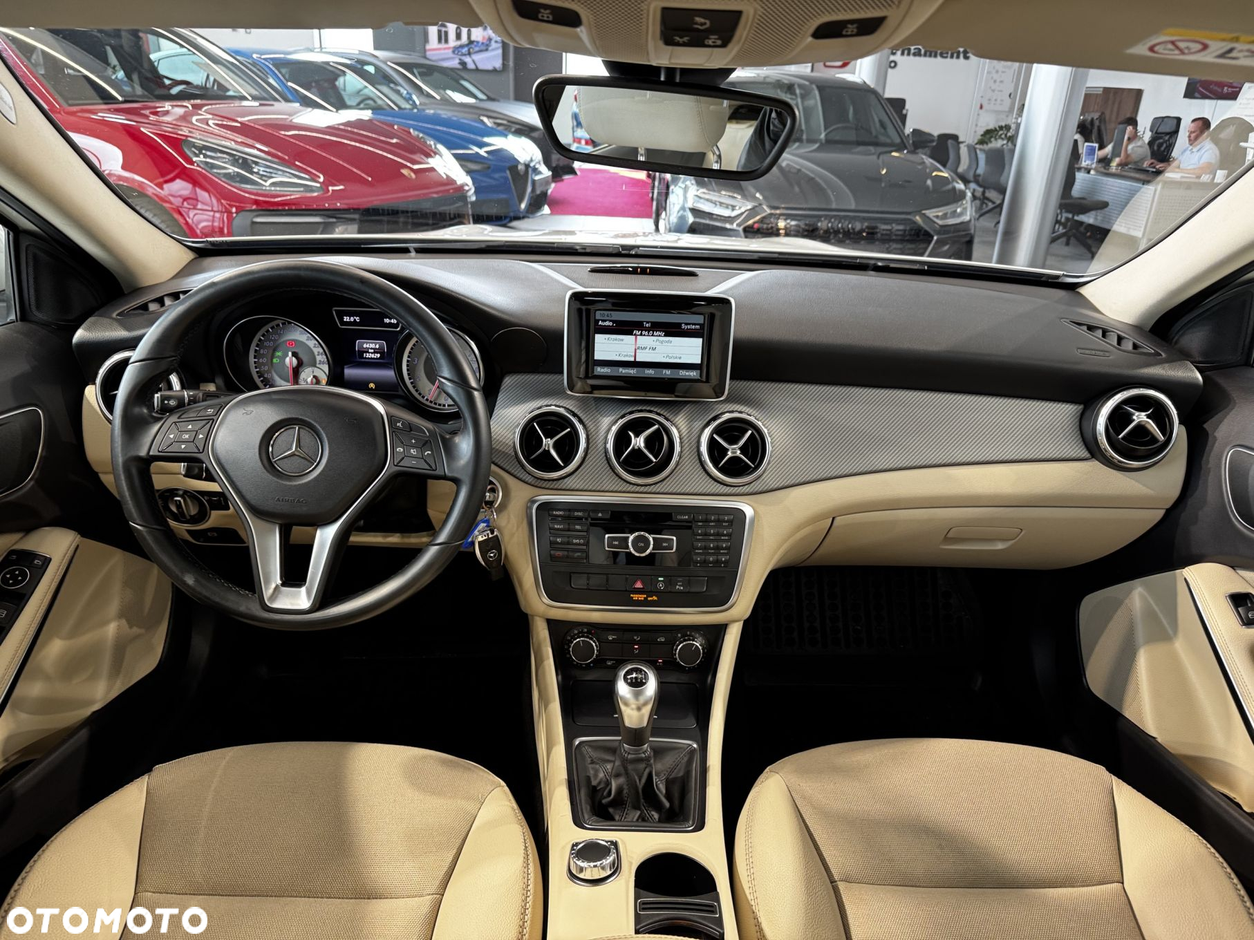 Mercedes-Benz GLA - 17