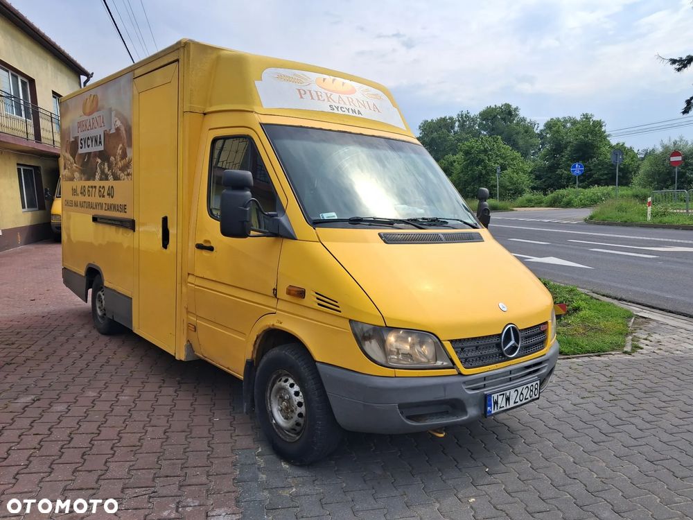 Mercedes-Benz 308 - 8