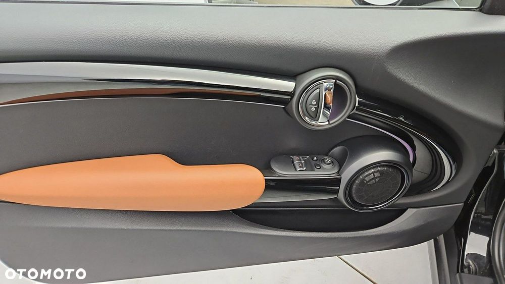 MINI Cooper SE Classic Trim - 10