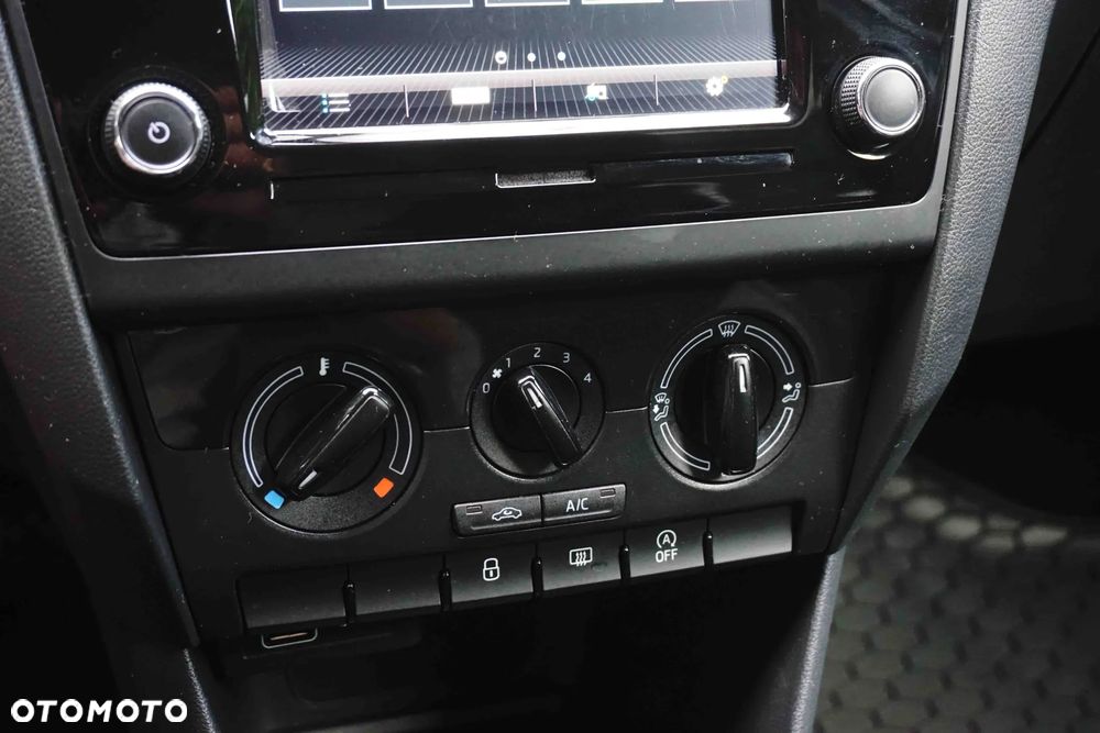 Skoda RAPID 1.0 TSI Ambition - 26