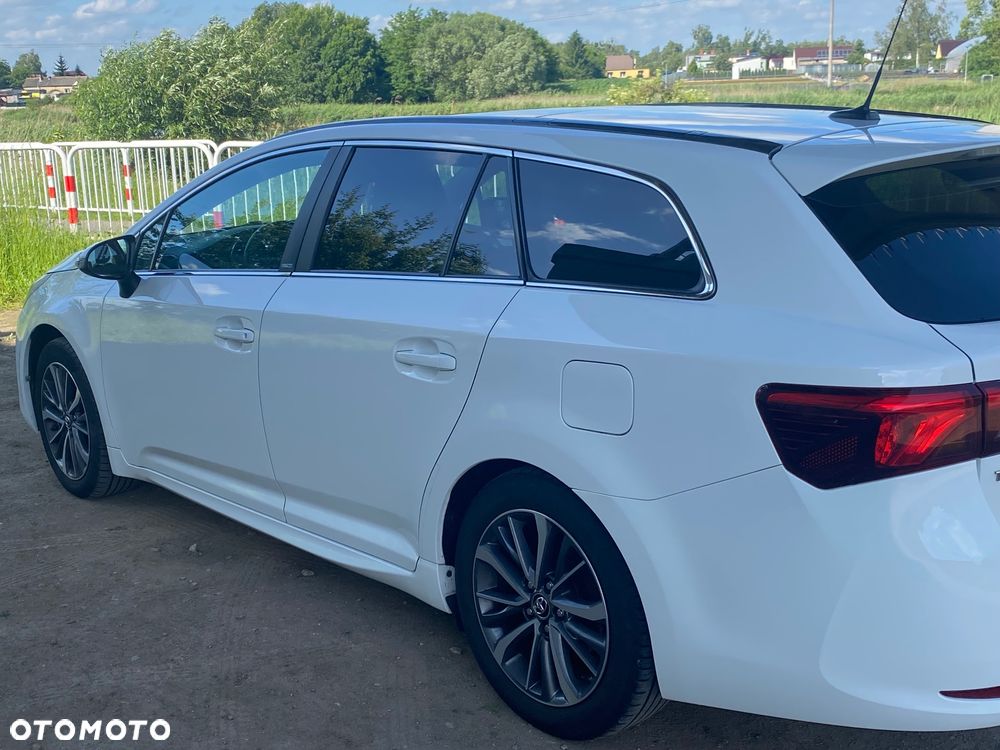 Toyota Avensis 2.0 D-4D Selection - 5