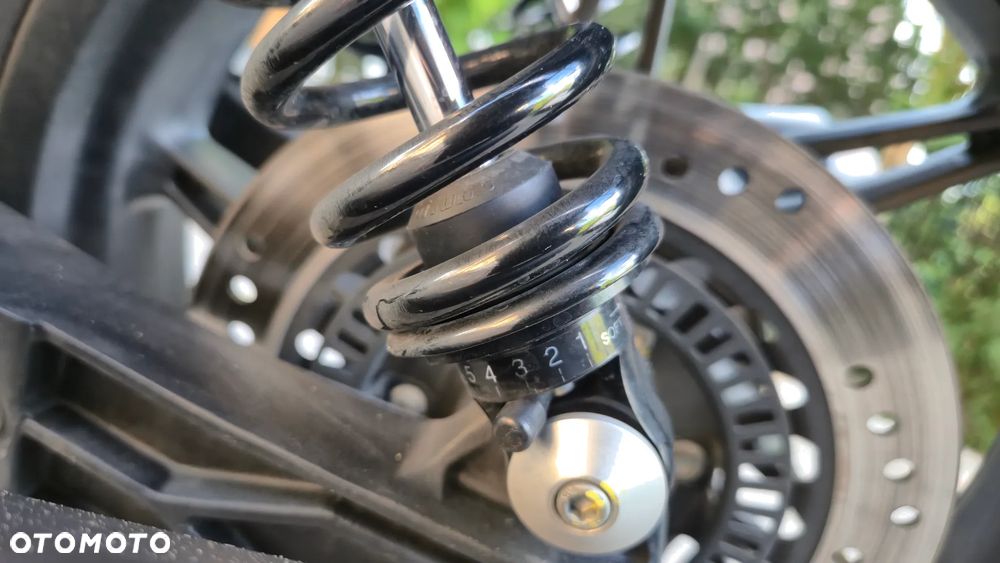 Moto Guzzi V7 - 3