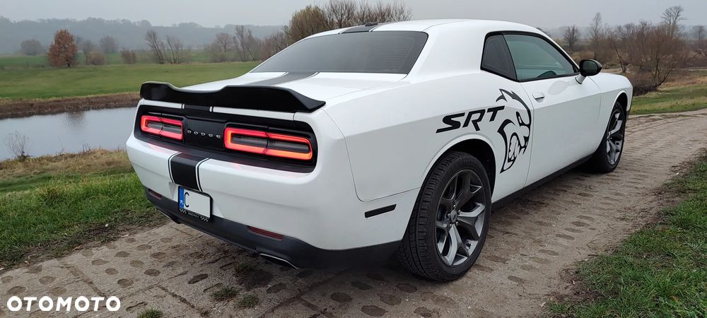 Dodge Challenger - 7