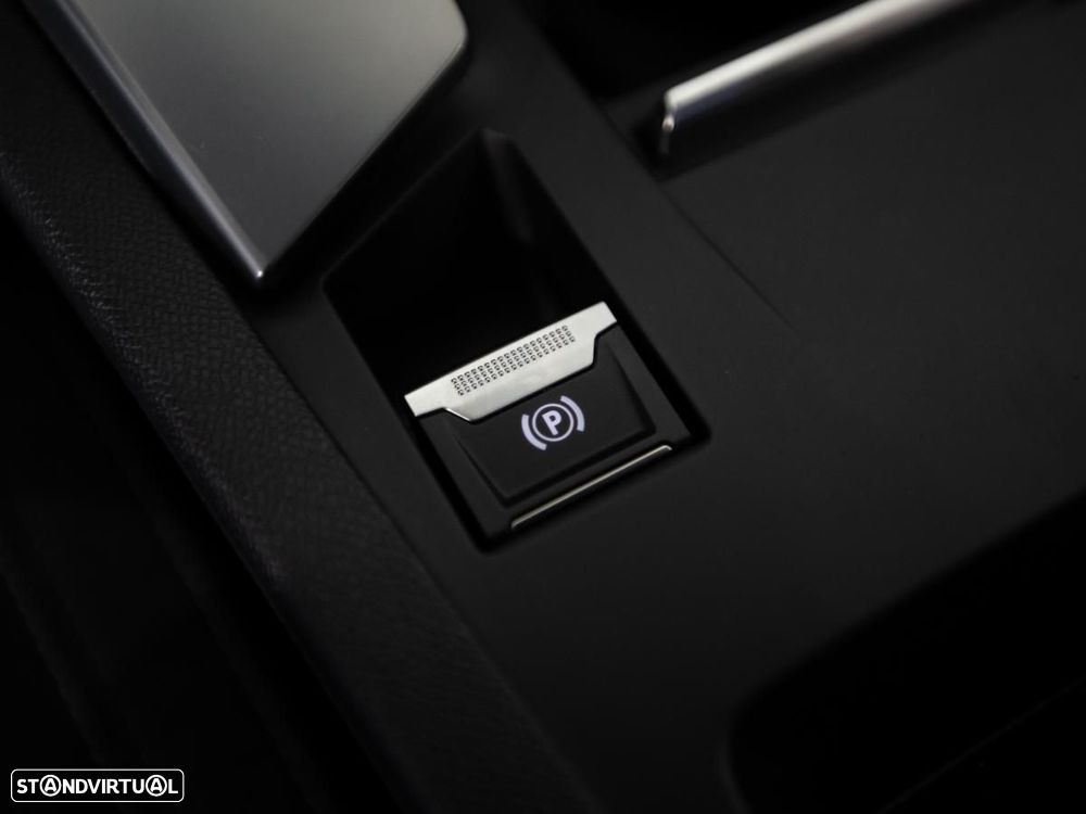 Peugeot 308 1.6 Hybrid Active e-EAT8 - 28