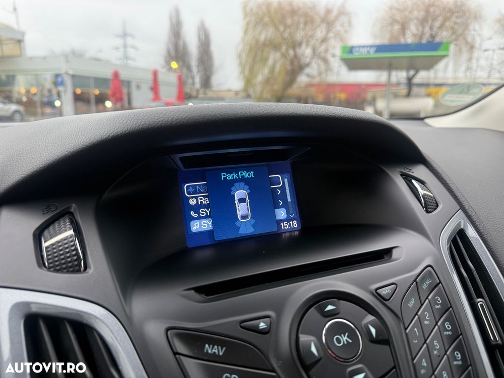 Ford Focus 2.0 TDCI DPF Powershift Titanium - 10