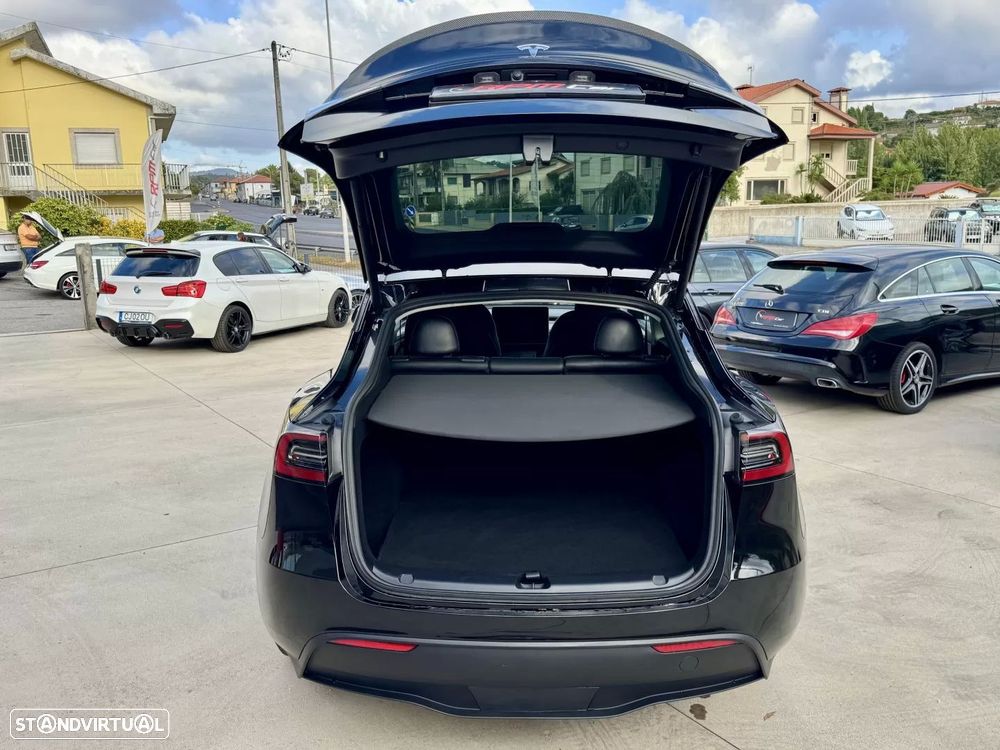 Tesla Model Y Long-Range RWD - 21