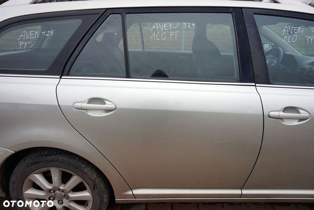DRZWI TYLNE PRAWE AVENSIS II T25 KOMBI 1C0  SREBRNY TOYOTA 2003-2006 - 1