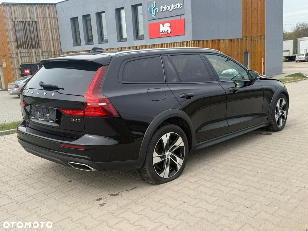 Volvo V60 Cross Country D4 AWD Geartronic Pro - 3