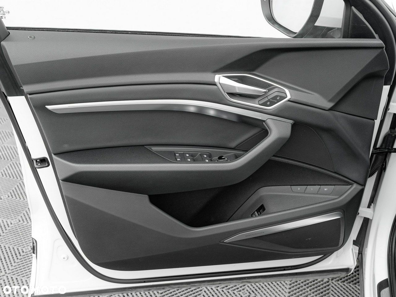 Audi Q8 e-tron 55 114kWh Quattro S Line - 13