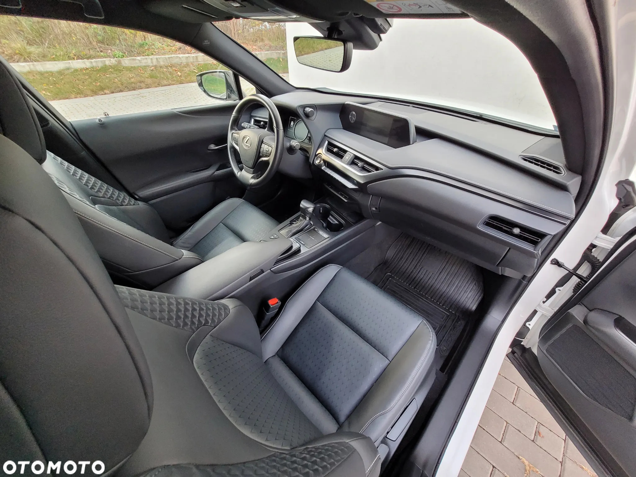 Lexus UX 200 GPF F Impression 2WD - 4