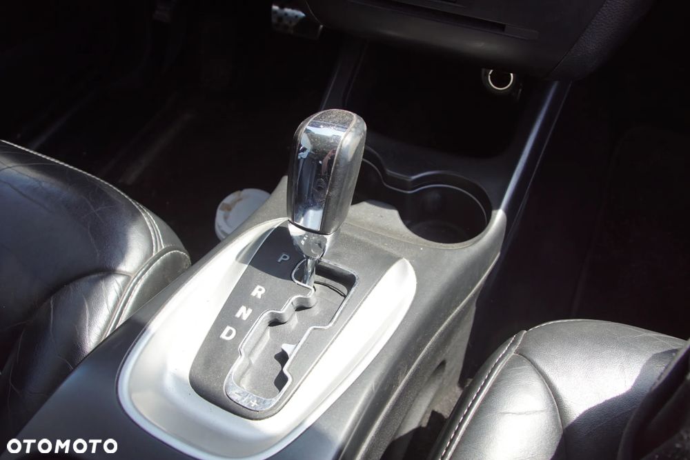 Auto na części - Fiat Freemont 2.0 MultiJet 170 KM 939B5000 62TE PWH 2014R Silnik Skrzynia Drzwi Maska Błotnik Klapa Zderzak Lampa Lusterko Klamka Szyba Deska Kokpit Sterownik Moduł Czujnik Licznik Wyświetlacz Panel Kierownica - 13