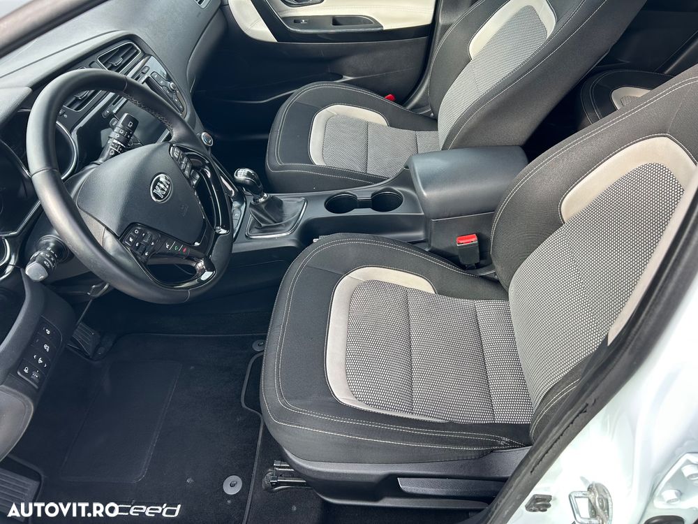 Kia Ceed 1.6 CRDi 128 97g Edition 7 - 6