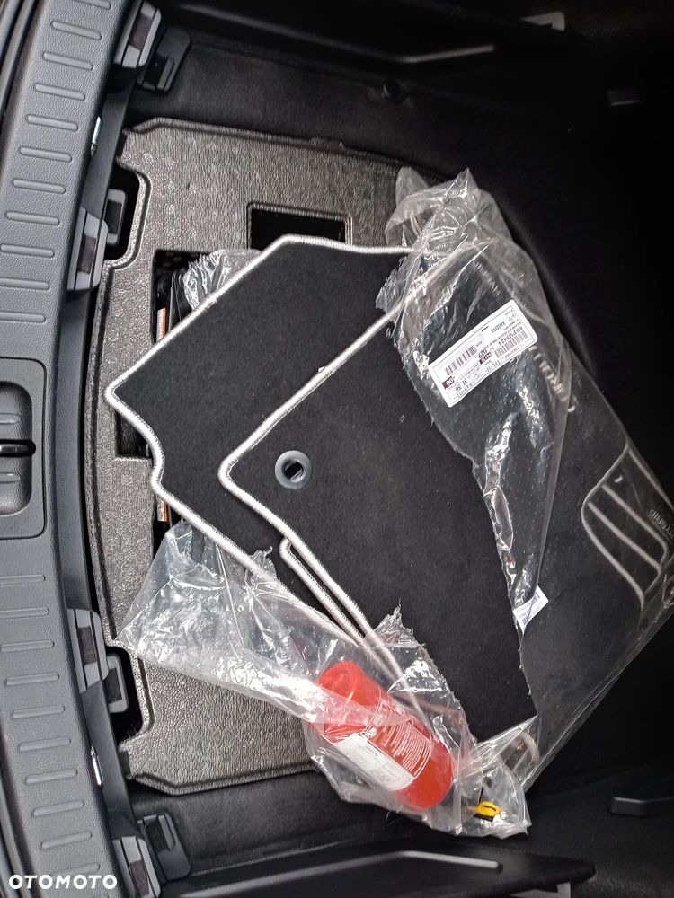 Toyota Corolla 1.8 Hybrid GPF Comfort - 32