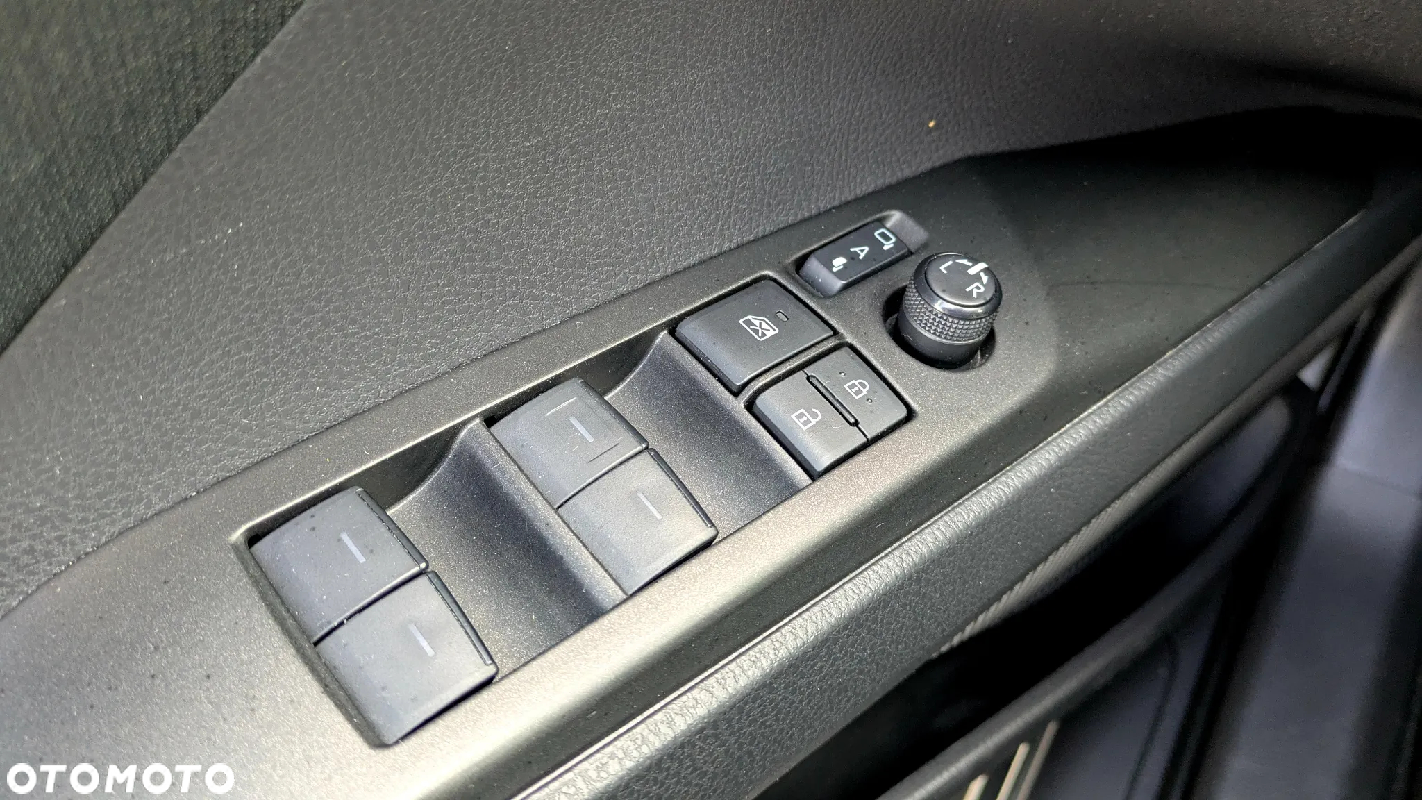 Toyota Camry 2.5 Hybrid Comfort CVT - 15