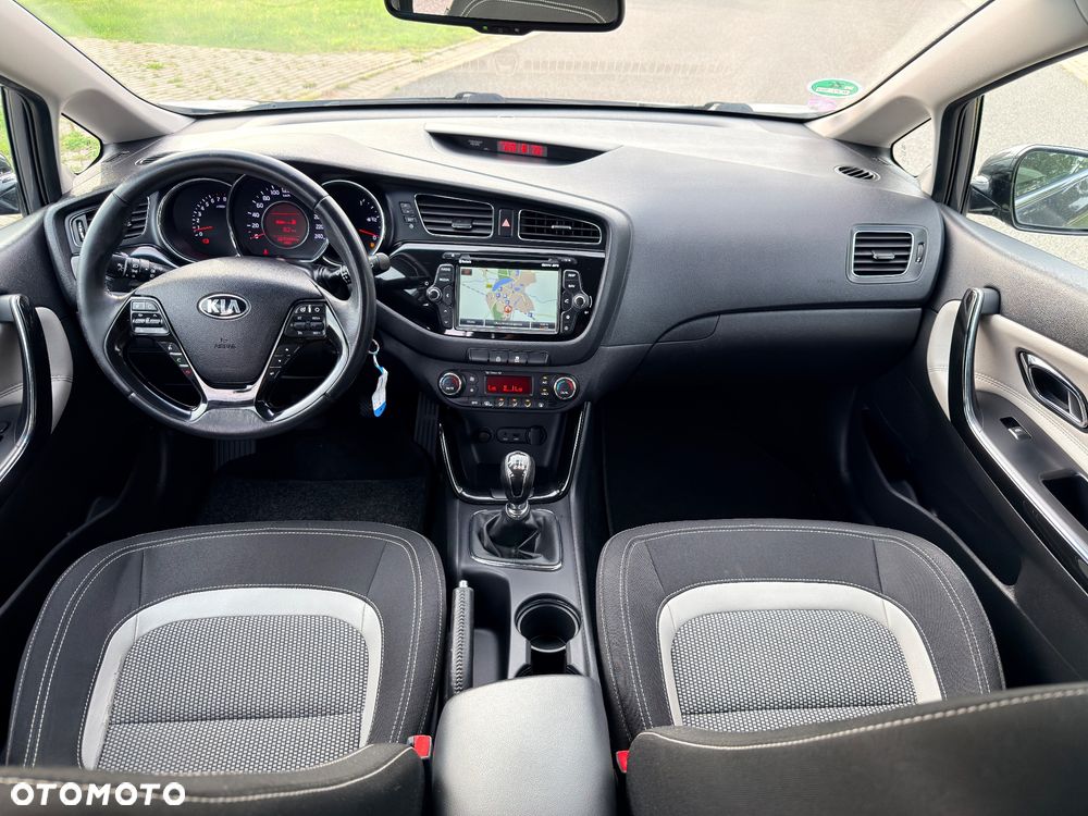 Kia Ceed 1.6 GDI Platinum Edition - 29
