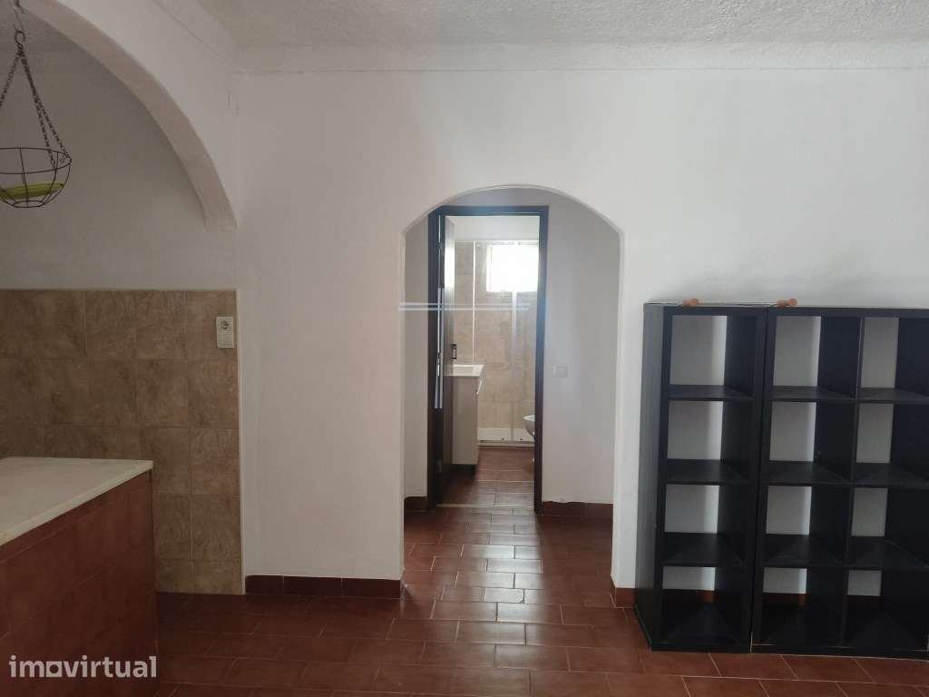 Moradia geminada T3, arquitetura tradicional- Aroeira - Grande imagem: 4/50