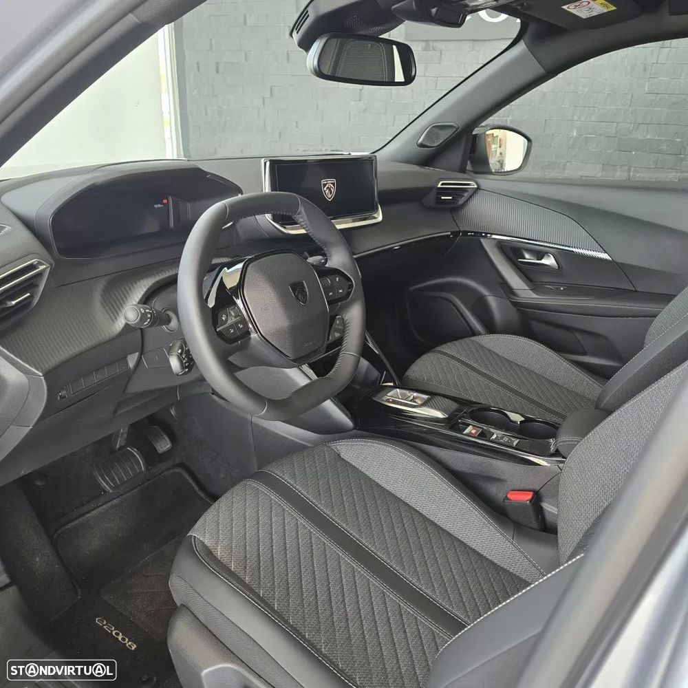 Peugeot e-2008 54 kWh Allure - 17