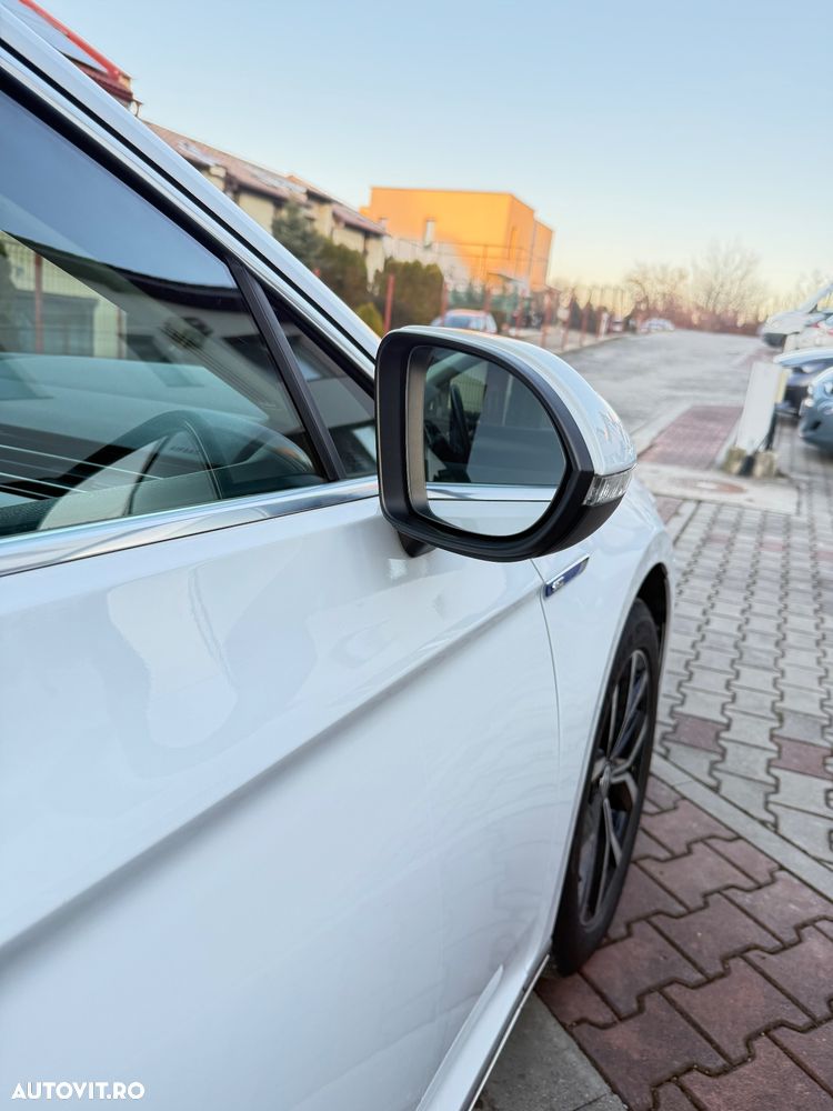 Volkswagen Passat - 11