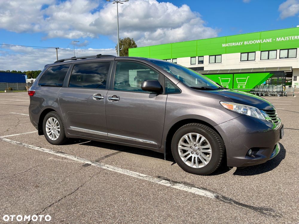 Toyota Sienna 3.5 V6 - 24