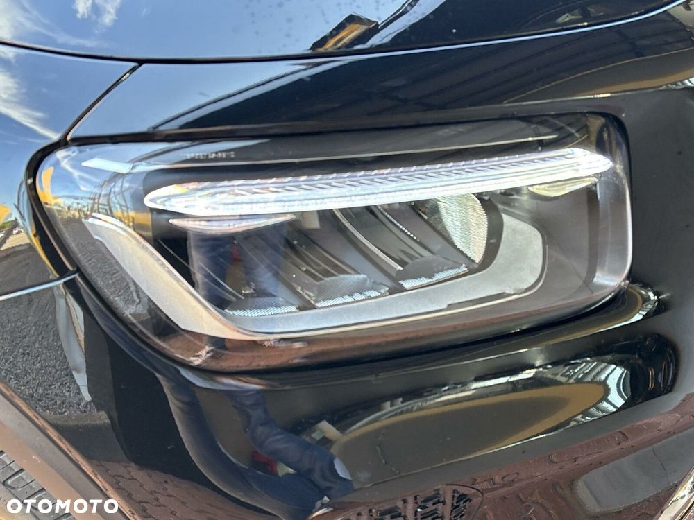 Mercedes-Benz GLB 200 Progressive 7G-DCT - 11