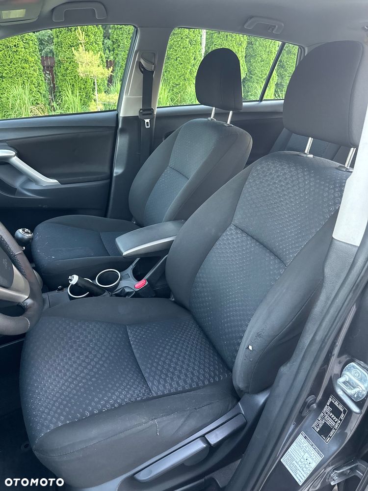 Toyota Verso 2.0 D-4D 2010 7os - 11
