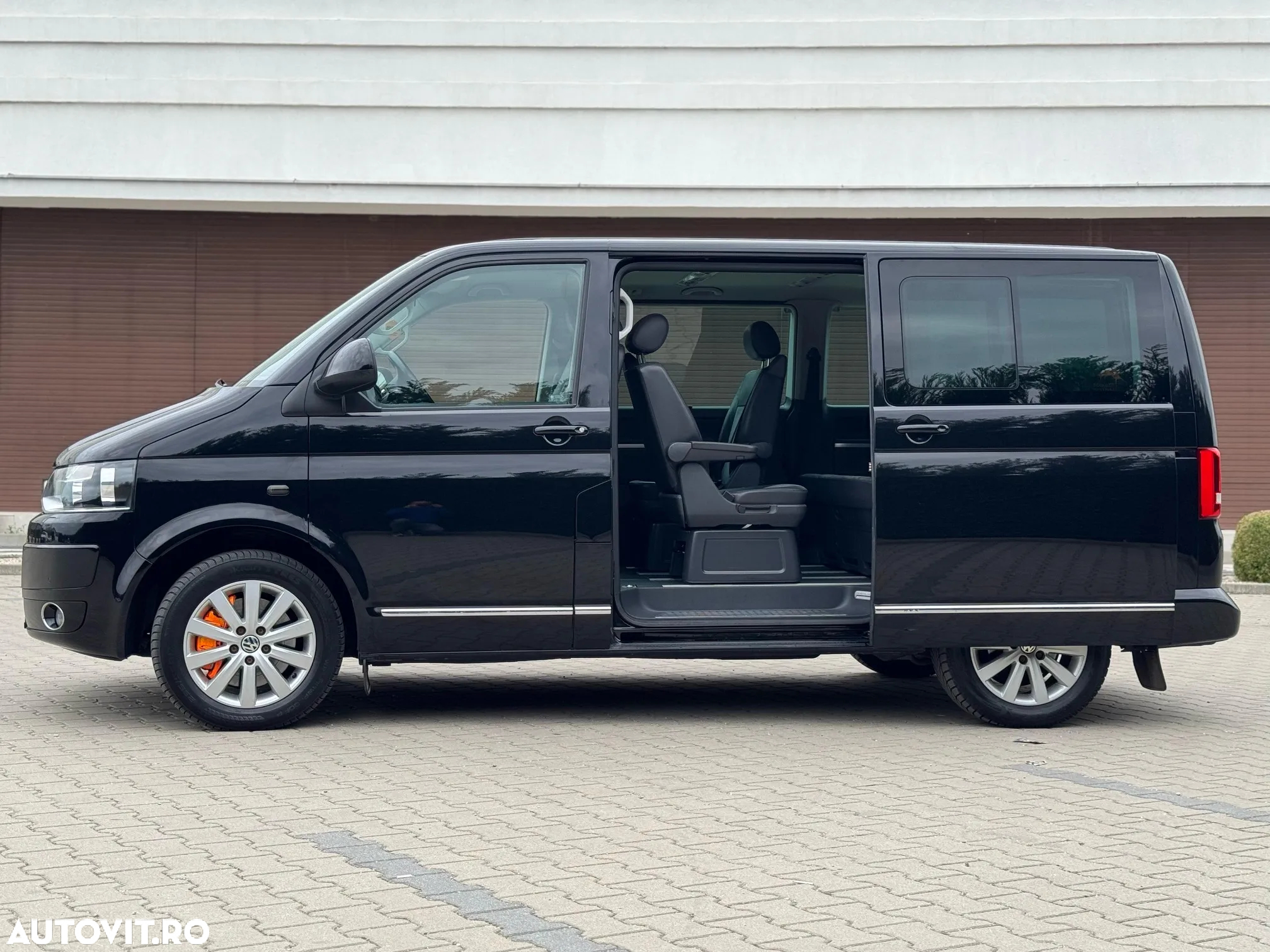 Volkswagen Multivan - 22