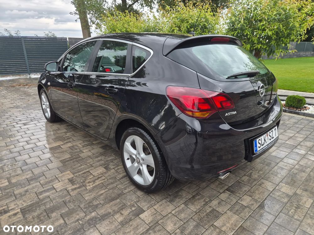 Opel Astra 1.4 T Cosmo - 4