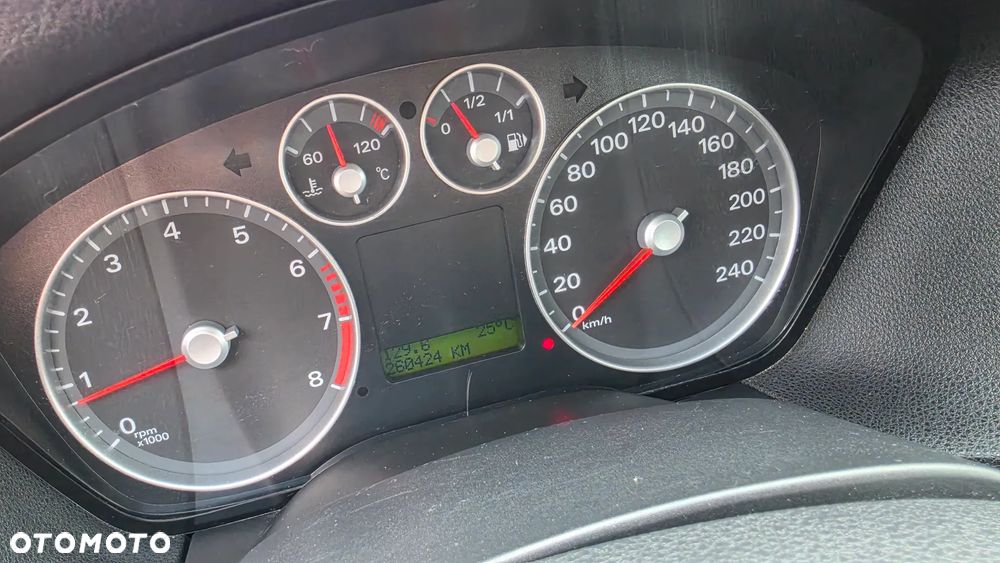 Ford Focus 1.8 FF Ghia - 19
