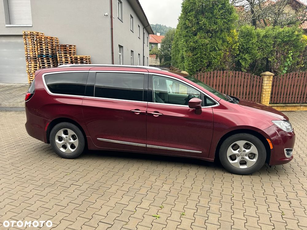 Chrysler Pacifica - 6