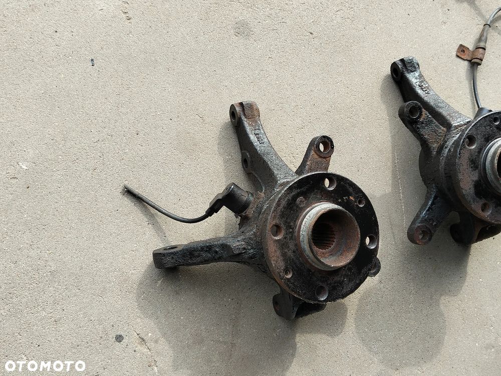 ZWROTNICE PRZÓD SUZUKI IGNIS LEWA PRAWA ZWROTNICA 04-07 - 2