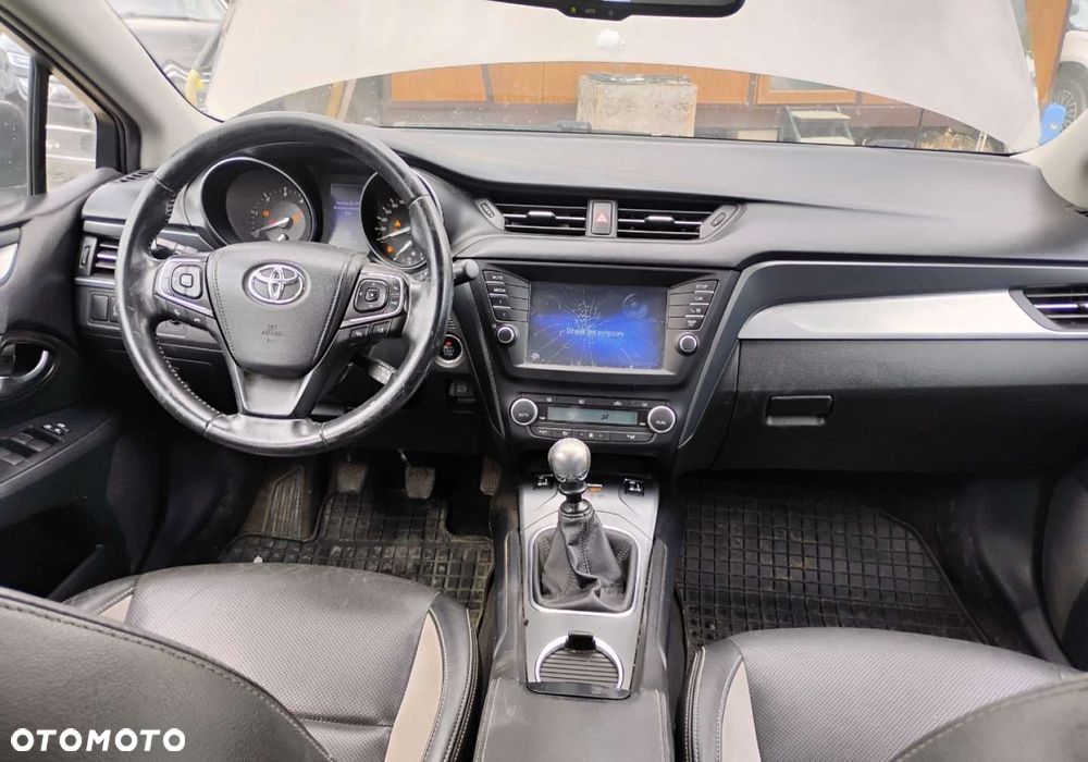 Toyota Avensis - 7
