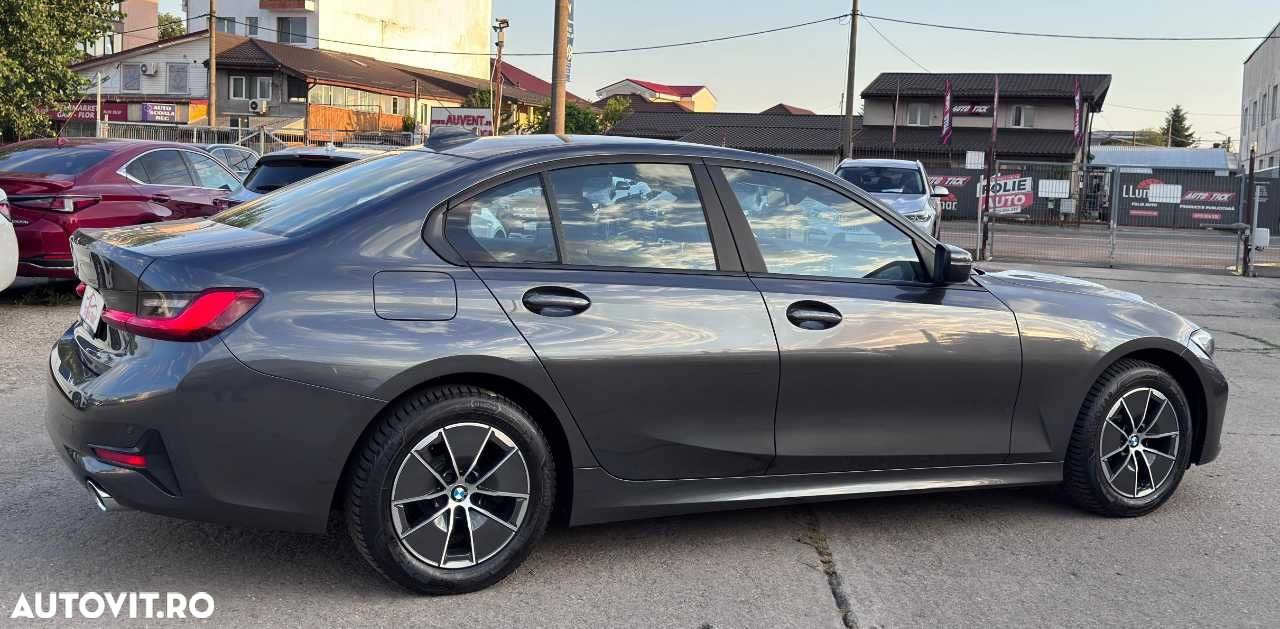BMW Seria 3 318i AT - 9