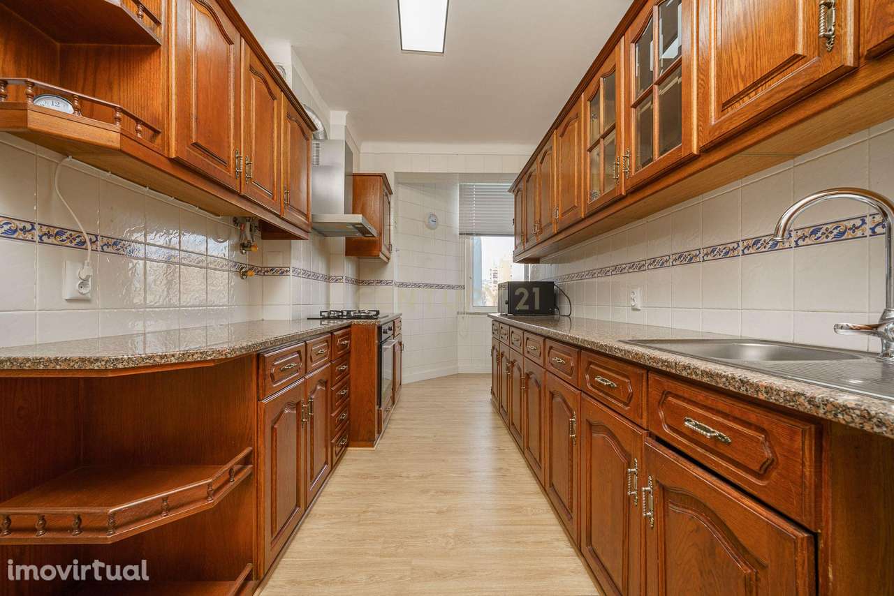 Apartamento T5 no Bairro do Liceu - Ideal para Famílias ou Investiment - Grande imagem: 4/22