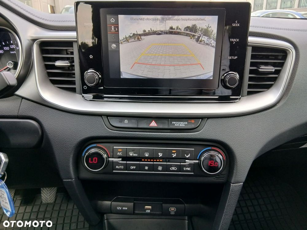 Kia Ceed 1.5 T-GDI M - 17