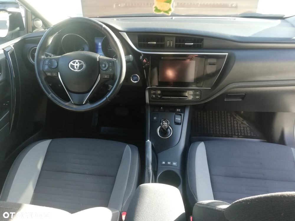 Toyota Auris - 10