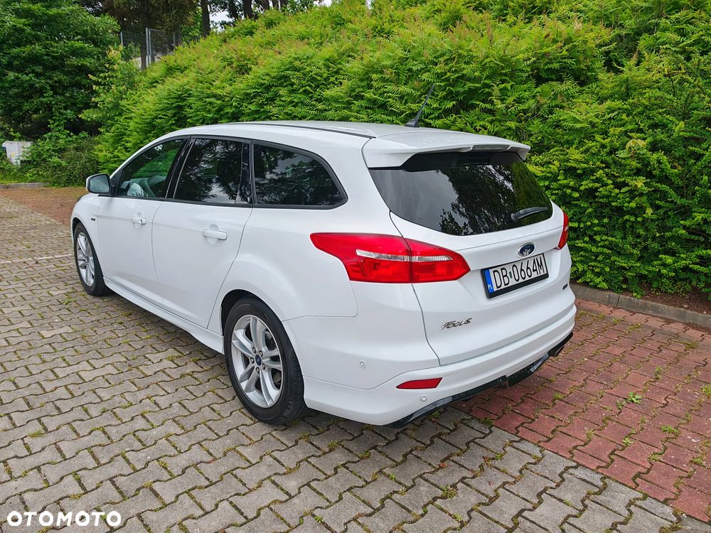 Ford Focus 1.5 EcoBoost STart-Stopp-System ST-LINE - 4