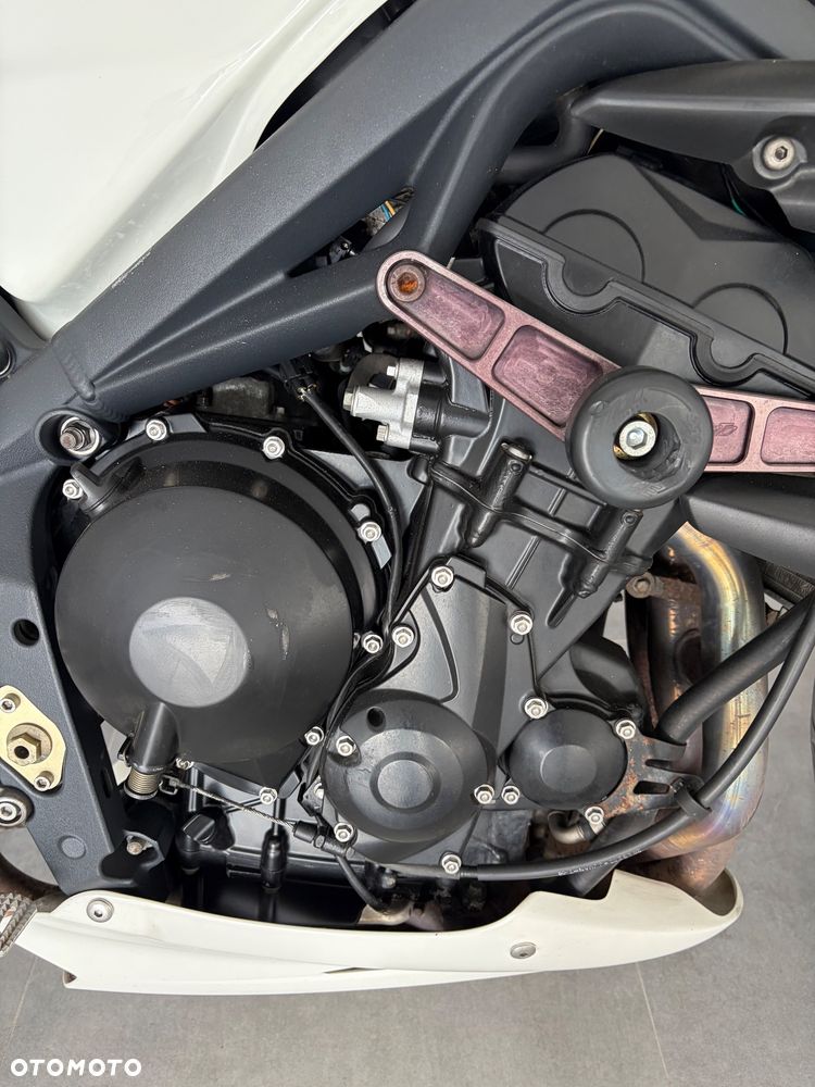 Triumph Street Triple - 7