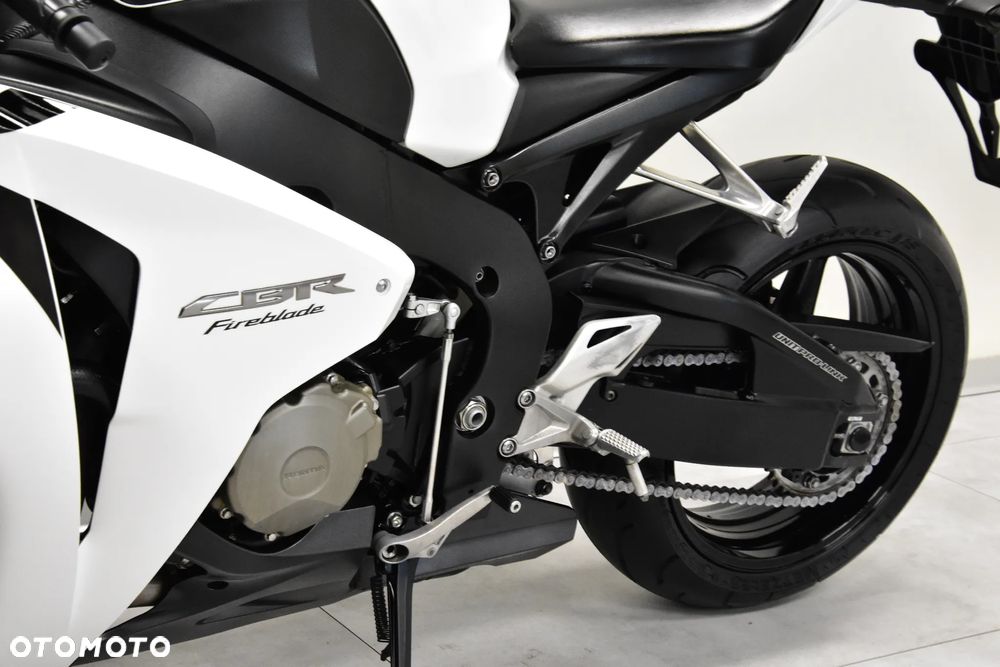 Honda CBR - 28