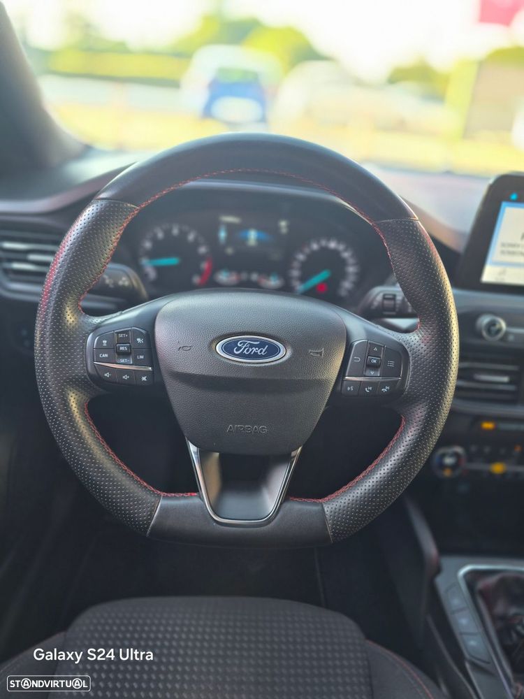 Ford Focus 1.0 EcoBoost ST-Line - 11