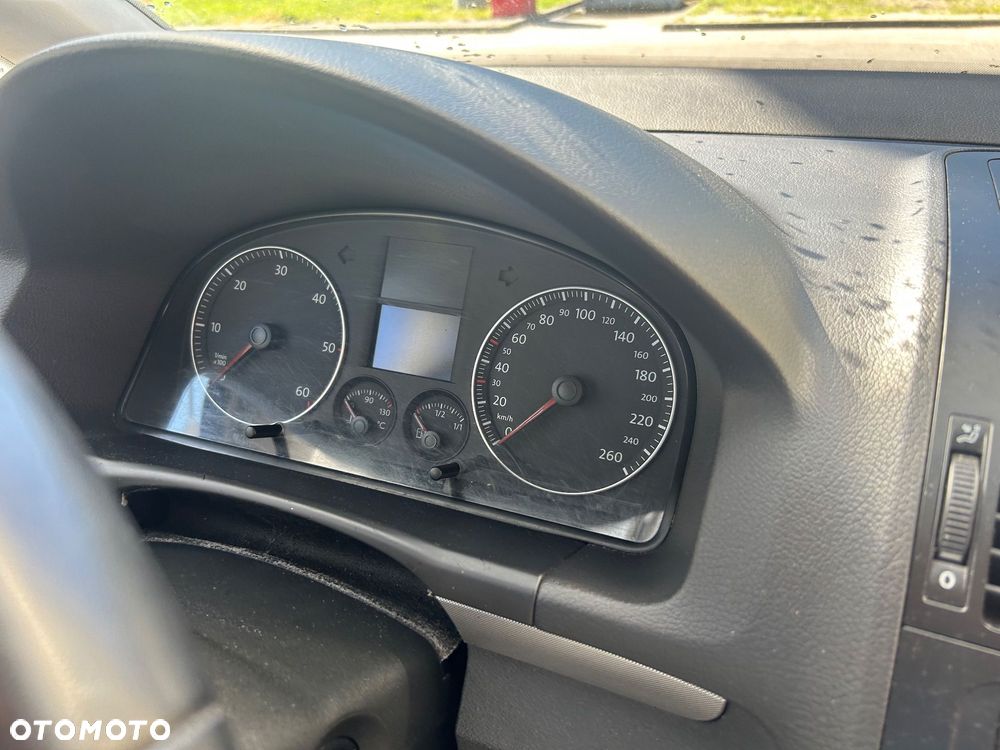 Volkswagen Touran 1.9 TDI Highline - 23