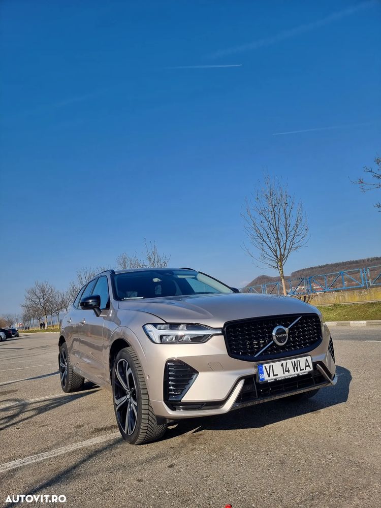 Volvo XC 60 B4 MHEV AT FWD Plus Dark - 3