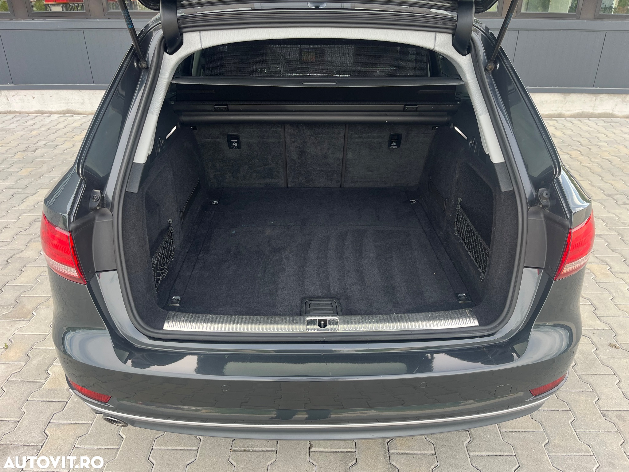 Audi A4 Avant 2.0 TDI Design - 14